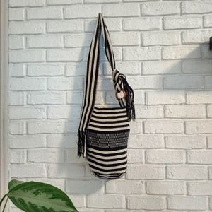 NEW Handmade Hobo Style Crochet Colombian Black/White Bag, Boho! Strong Fabric.
